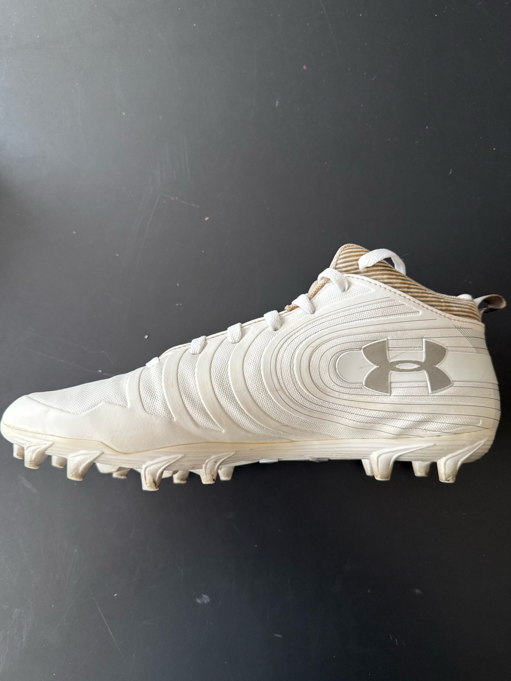 Under Armour Nitro White/Silver Athletic Mid Football Cleats. Men's 11.5 US.